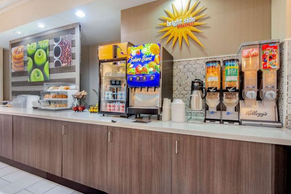 La Quinta Inn Ste Newark Elkton